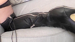 Amazing English MILF Lara fingering both of her holes