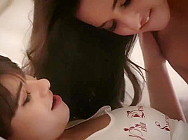 Amirah Adara and Luna Rival - Thrilling