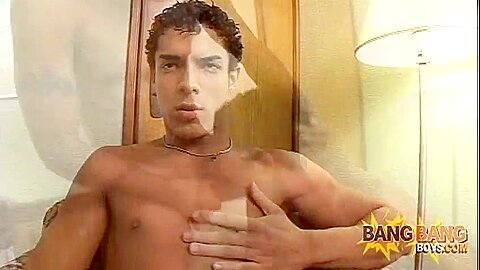 Andre Silva bangs Gabriel Liarh