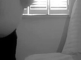 B&W Preggo