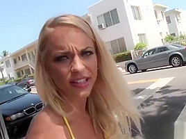 Bikini girlfriend sucks before analsex then gets facial
