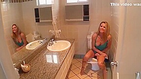 Charming tattooed mature woman Amanda Blow performing in handjob XXX video