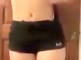 Chica Mexica se desnuda en frente de camara