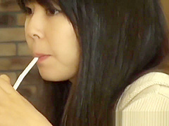 Cute japanese babe rubs