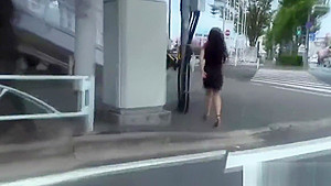 Fetish asian whore peeing in gutter