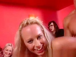 Gals Are Performing Cunnilinguses On Eyes Of Guys