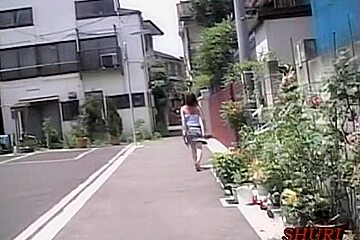 Garage top sharking with full-figured small oriental tramp being really surprised