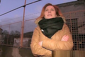 Ginger women fucks a stranger in his car for cash