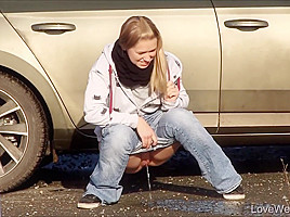 Girls Peeing Outdoors-3 - Compilation