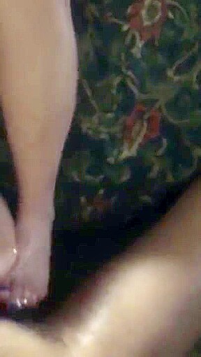 Got my Caucasian classmate to give me a footjob for her first time :)
