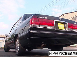 Hot Japanese Babe Fucks Him In The Car - NipponCreampie