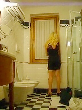 I like to show me pissing