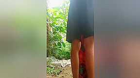 Indian Desi Bhabhi Ki Chodai Ghar Ke Pichhe Khet Me