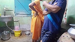 Indian Wife Wants Hubby To Penetrate Her Pussy in Kitchen xlx