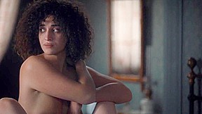 Noemie Merlant, Camelia Jordana Nue dans Curiosa (2019)