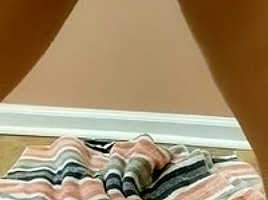 Oiled up dildo ride and squirt
