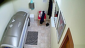 Older Milf Tanning Her Shaved Tight Pussy
