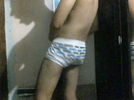 Ray atrapado masturbandose