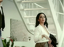 She seduces him in the kitchen to fuck