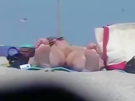 Spying Pussies On Beach