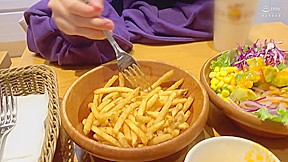 オナニー狂い真性変態が生チンおねだり狂乱セックス