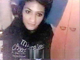 ndian Jalandhar Babe Jasmeet Exposed Her Big Hot Boobs Infront Of Webcam